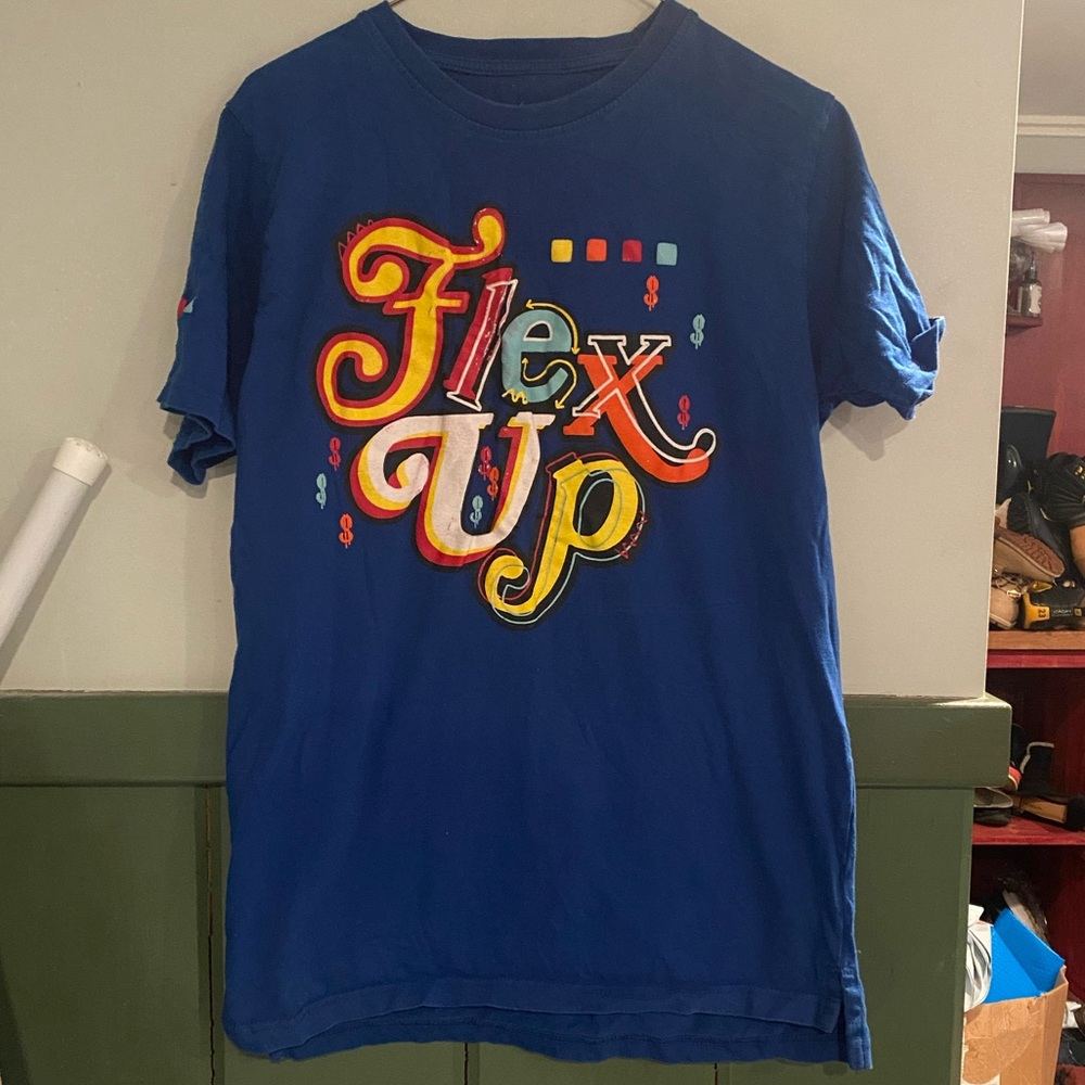 Men’s evolution in design shirt size m